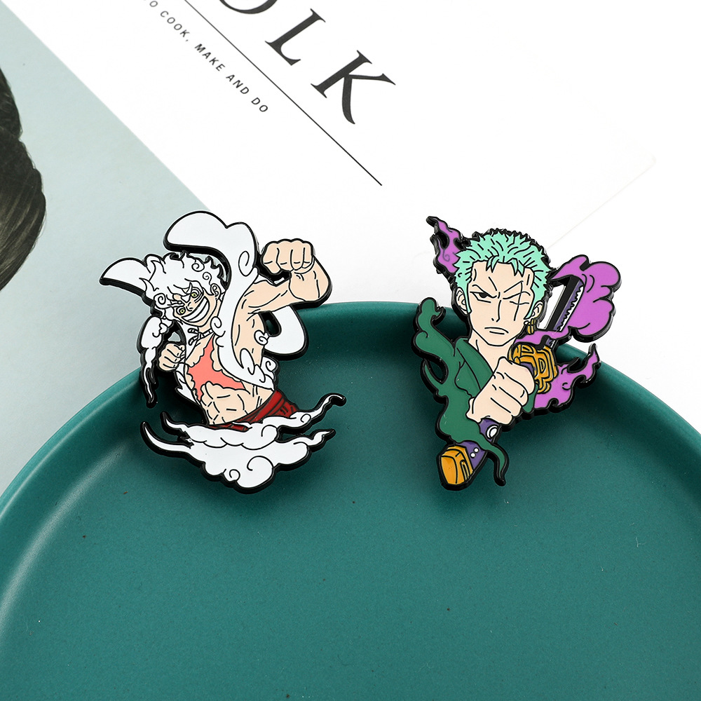 Anime Merchandise In Japanese - Японские аниме-аксессуары: брошь One Piece с